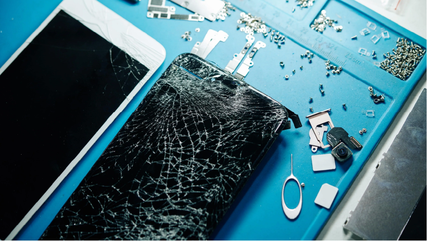 Cracked Phone Screen Repair London: Costs, Options and What To Do First